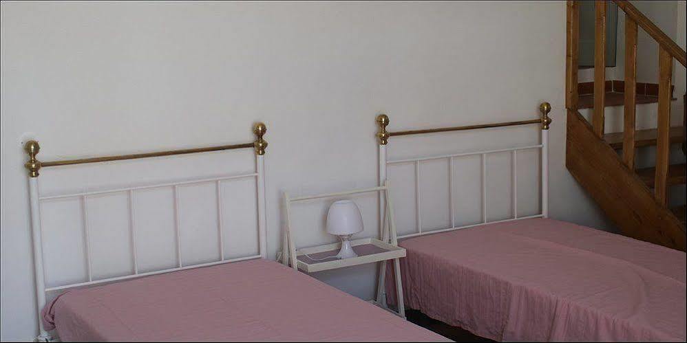 Hostel Raymundo Evora Exterior photo
